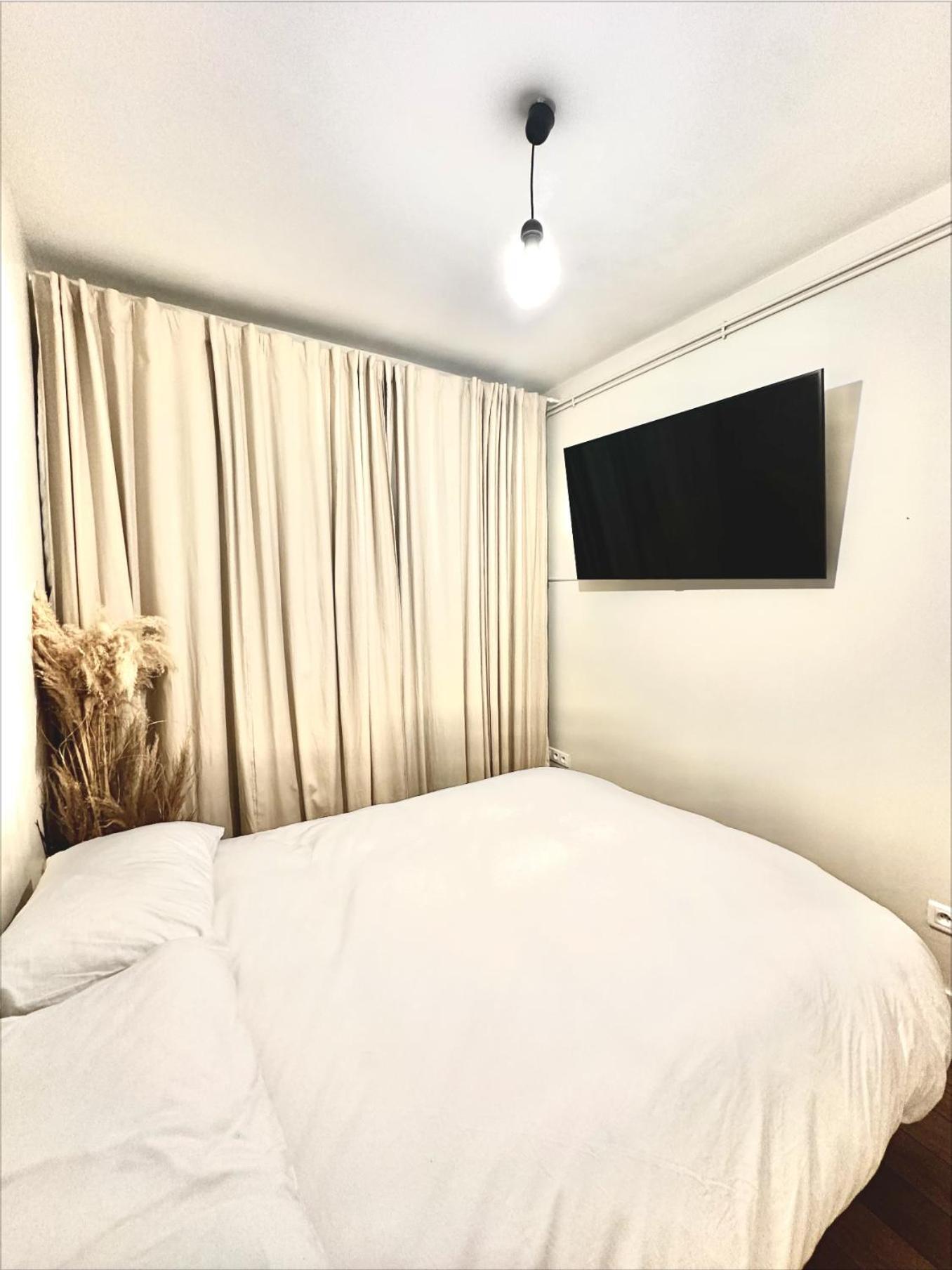 Art House Bastille 2 Bed Apartment W Balcony, 11Eme Super Trendy Neighbourhood Paris Dış mekan fotoğraf